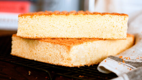 Bolo simples branco com cobertura de manteiga – Love In a Cake